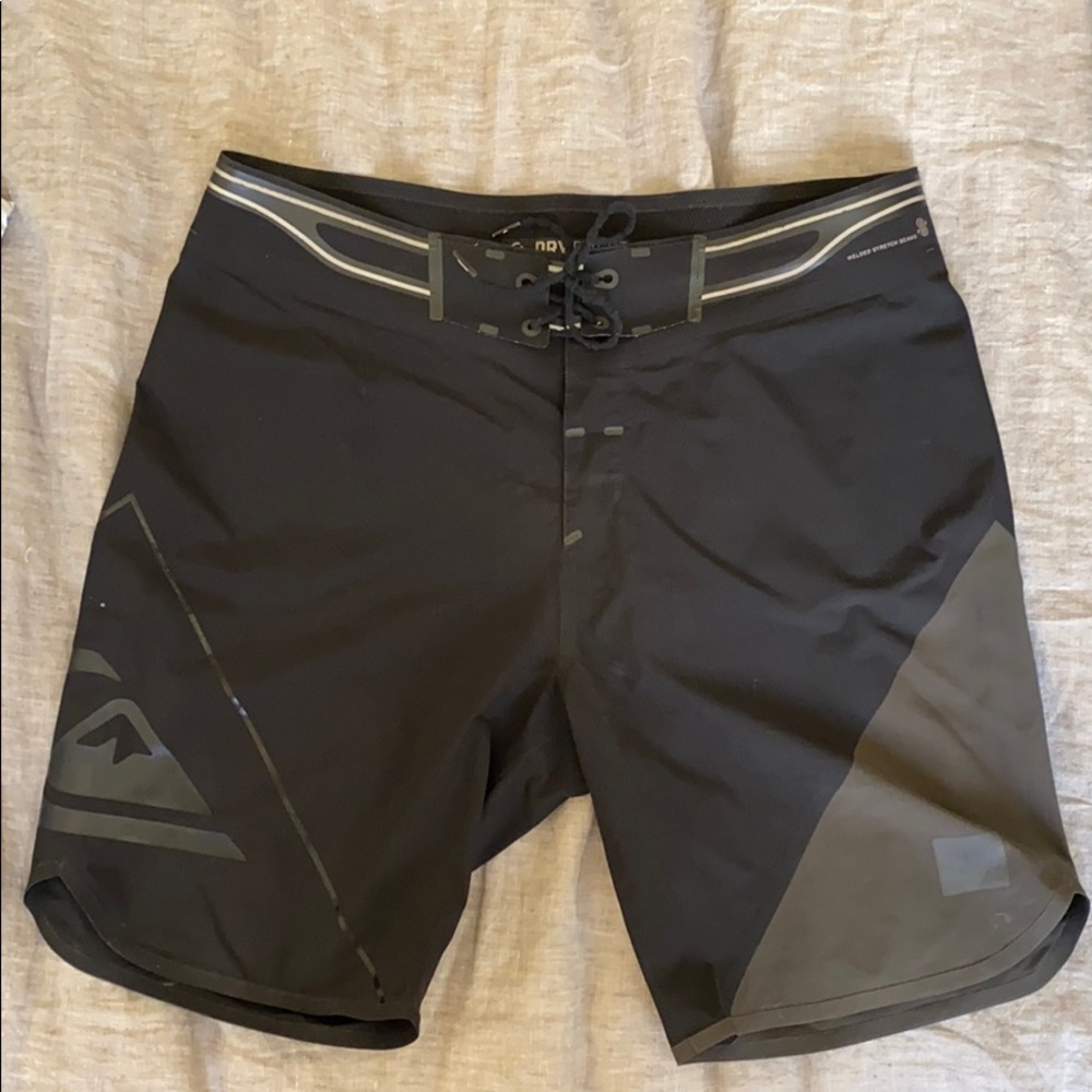 Quiksilver AG47 Bonded Boardshorts Size 33 x 19” L